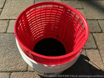 im kleinen 13 L Galloneneimer