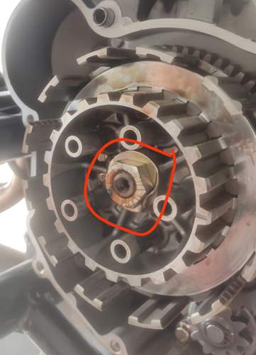 Verbogene Unterlagscheibe