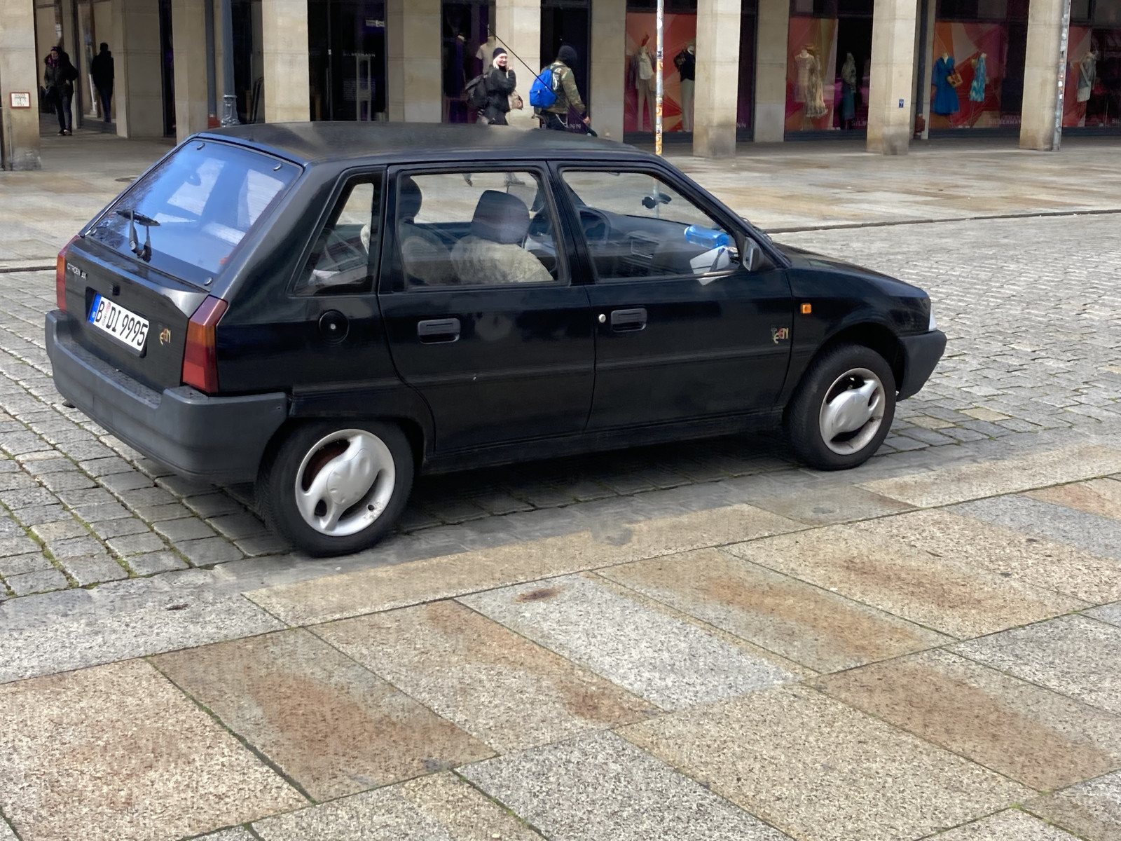 2ffdcdaf-ad41-4a3d-871f-28f964822a6c