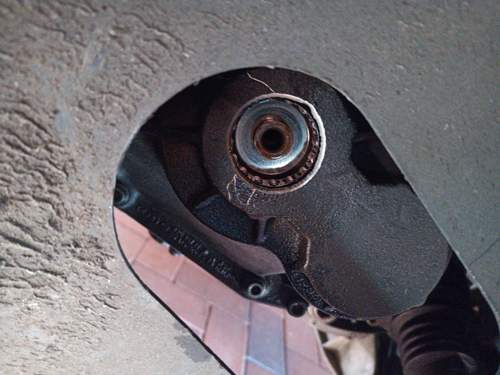 Getriebedeckel mit Loch 1