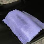 Ca. 5 6 Tropfen auf das Tuch geben