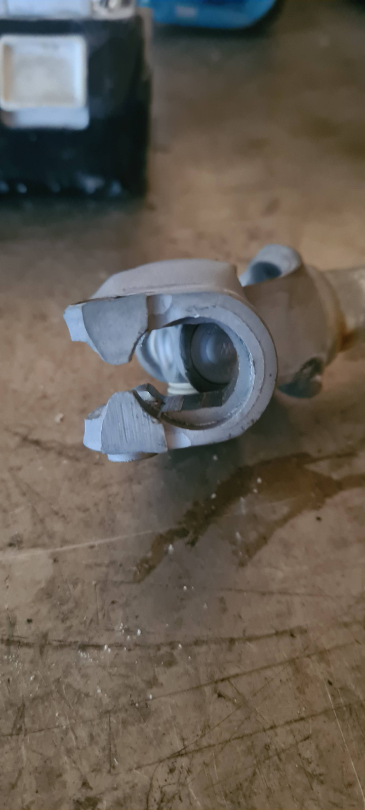 Knackende/Knarrende Lenkung