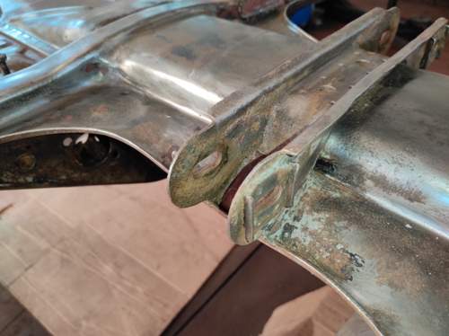 Querlenkeraufnahme v. unten