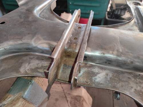 Querlenkeraufnahme v. unten