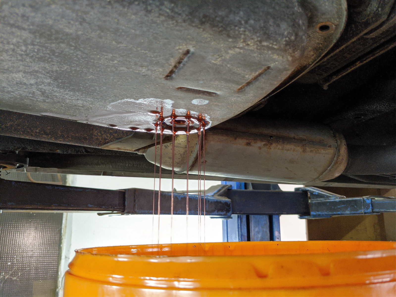 Opel Omega B 3.0 DTI 24V: Kleine Getriebewartung (GM 5L40-E)