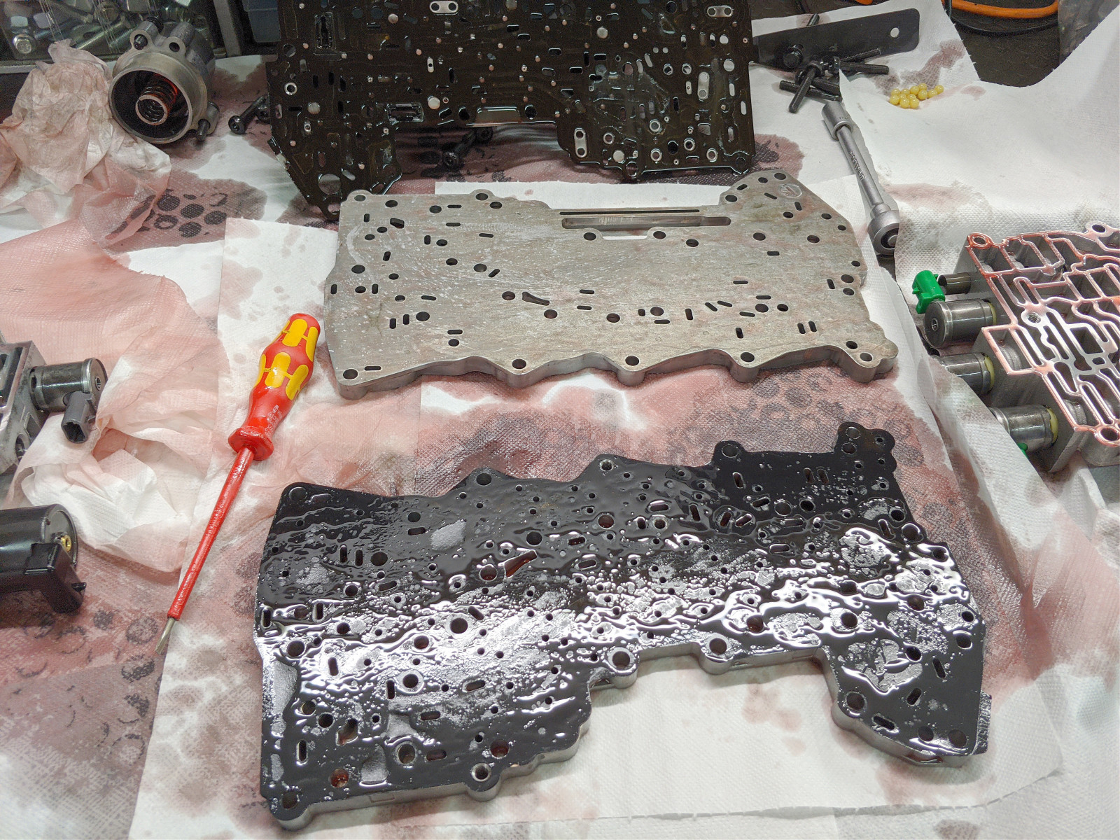 Opel Omega B 3.0 DTI 24V: Kleine Getriebewartung (GM 5L40-E)