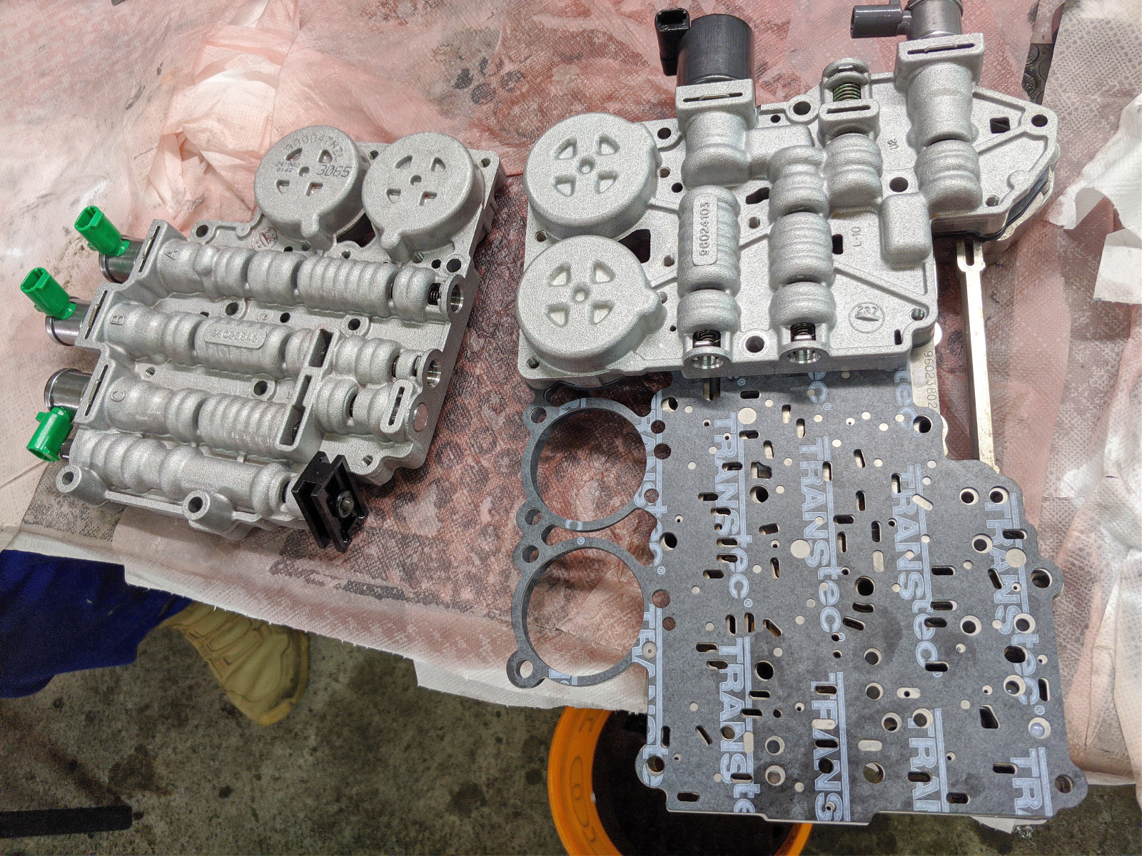 Opel Omega B 3.0 DTI 24V: Kleine Getriebewartung (GM 5L40-E)