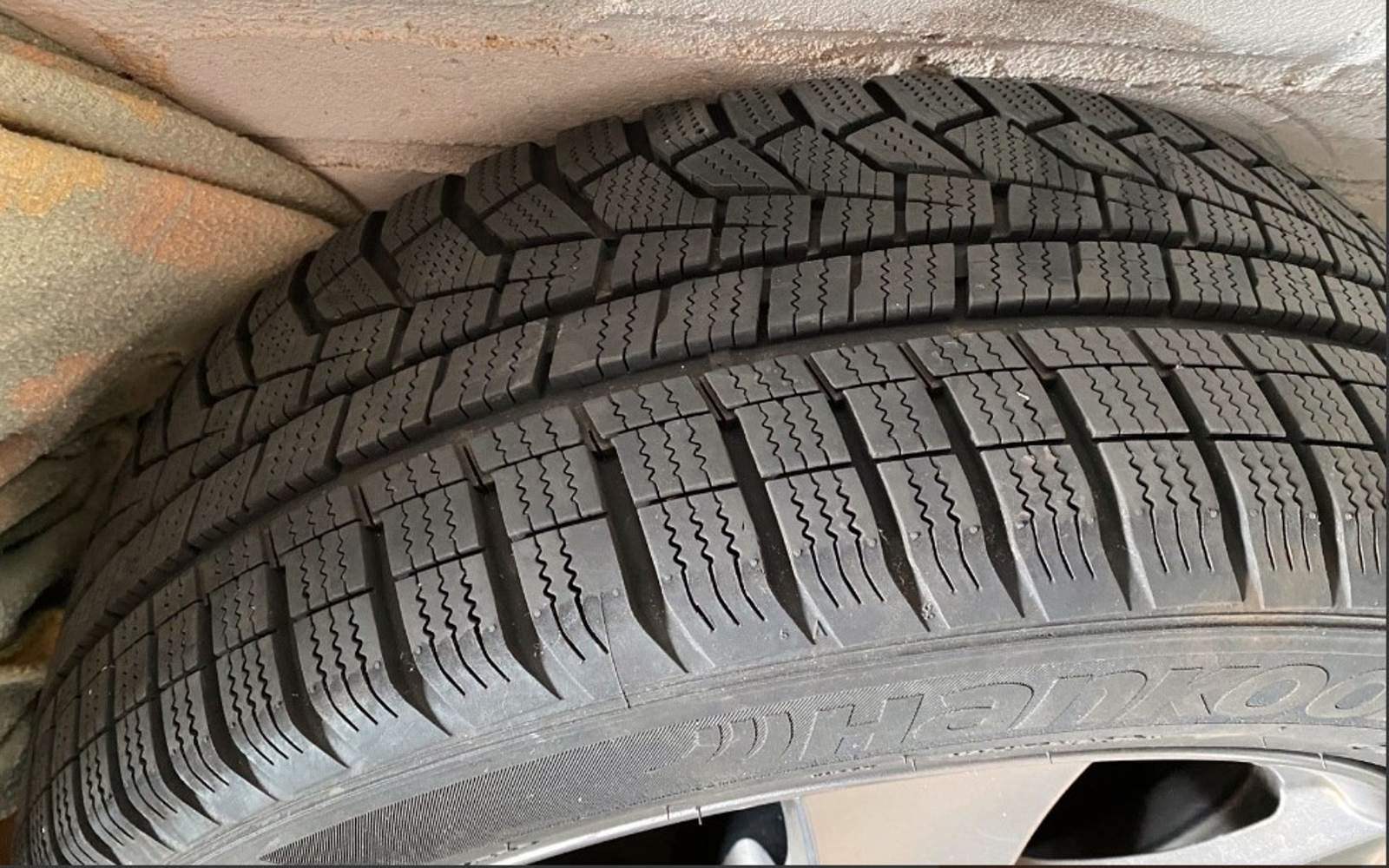 4 Winterräder Hankook iCept Evo 2 in 215/55R17 98V auf Alu neuwertig ...
