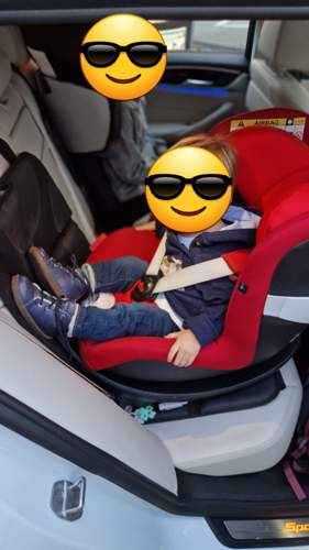 Kindersitz im bmw liege Position
