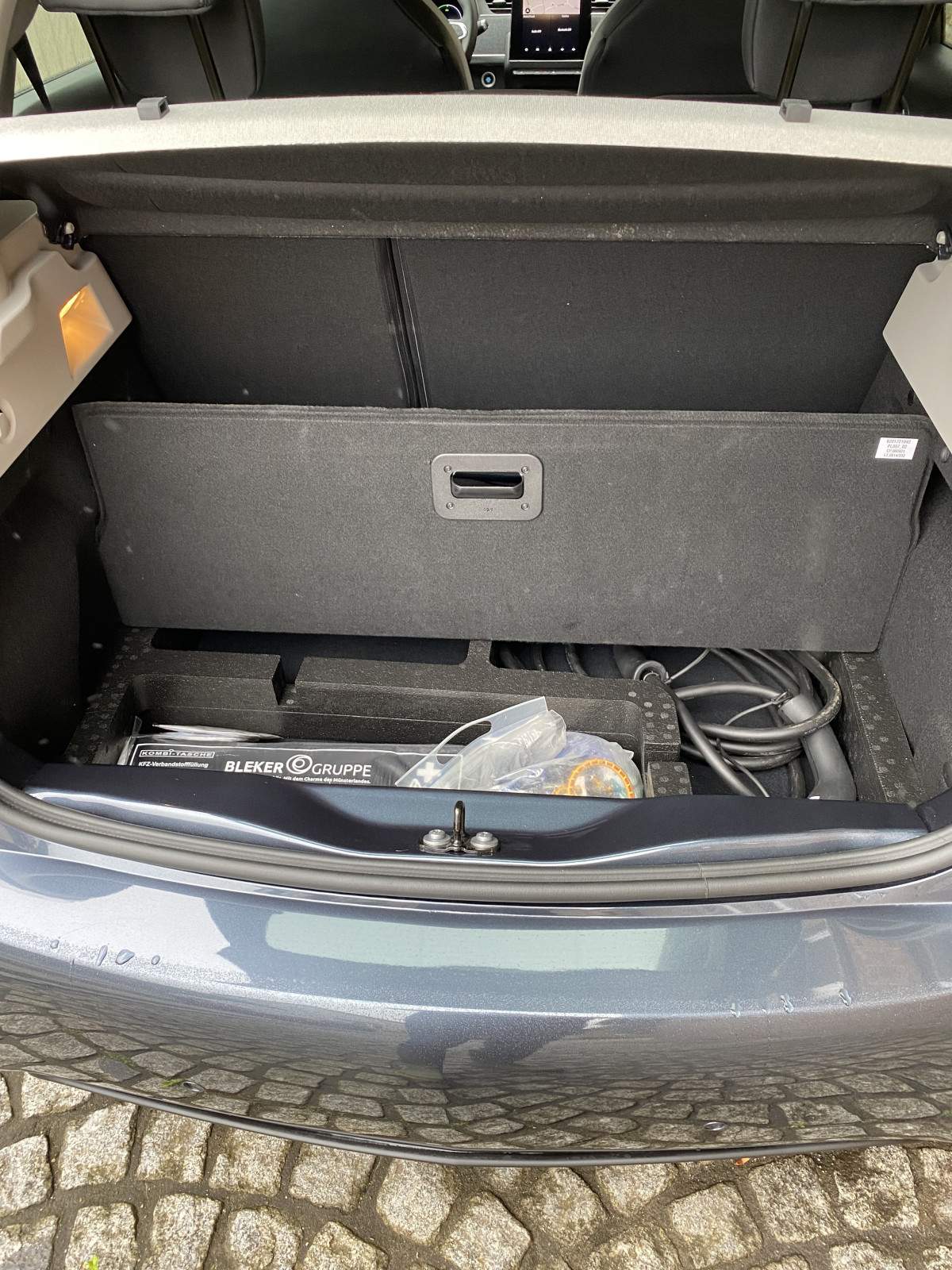 Doppelter Laderaumboden ZOE R135 Intens Mit Batterie Zu Verkaufen doppelter-laderaumboden-zoe-r135-intens-mit-batterie-zu-verkaufen