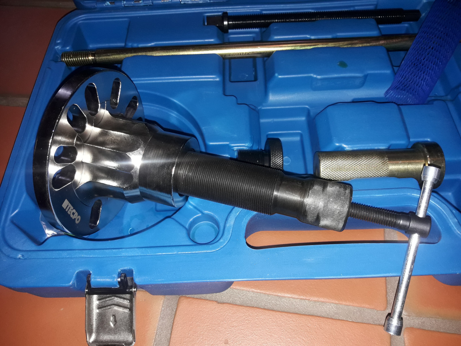 Werkzeuge Omega und Senator