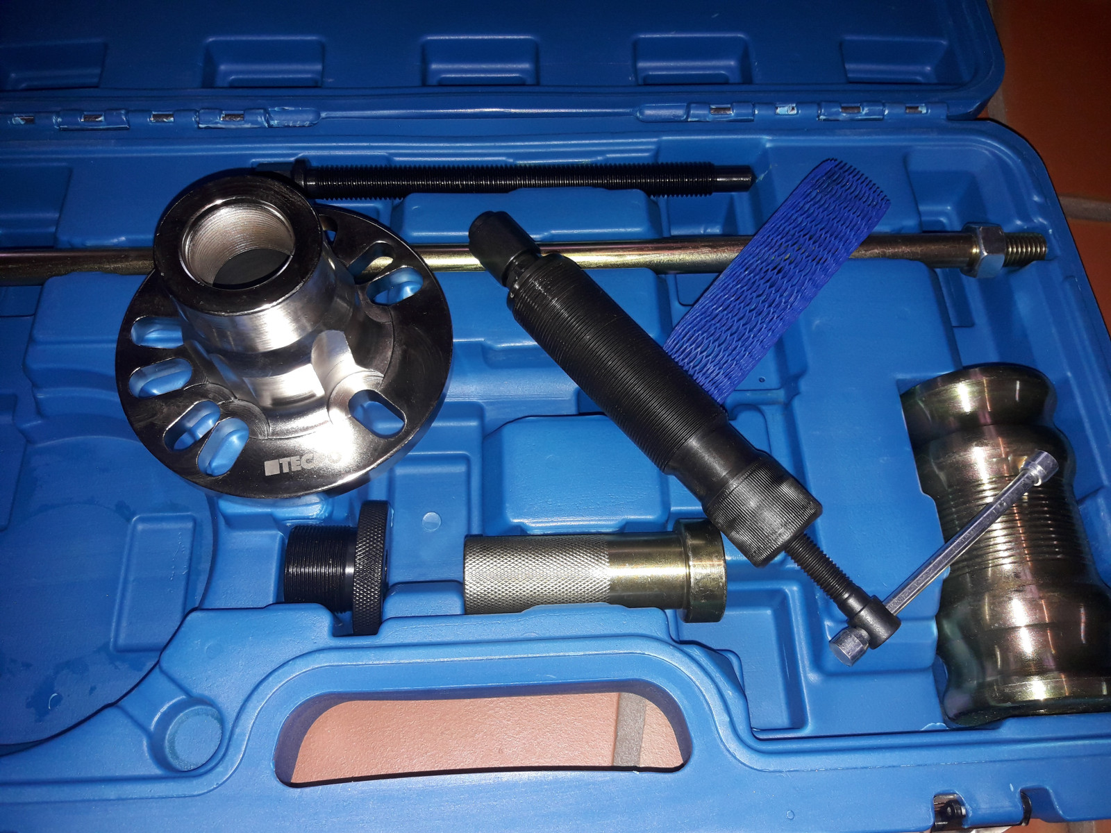 Werkzeuge Omega und Senator