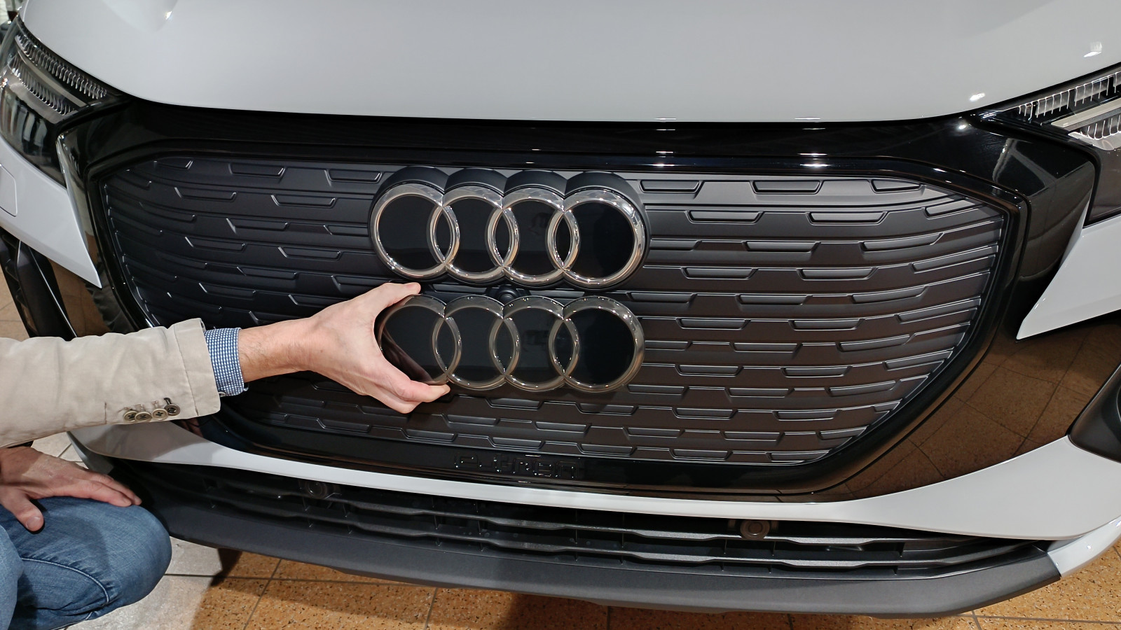 Schwarze Audi Ringe (vorne/hinten) nachrüsten