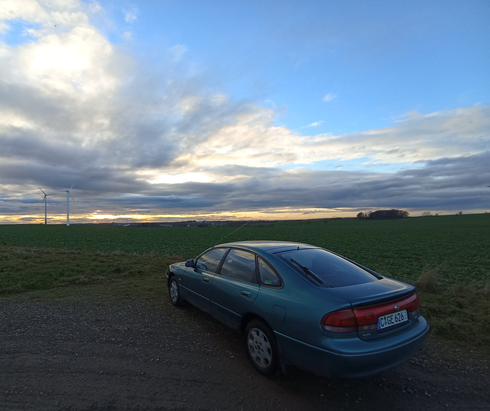 Der Schrottplatz - Spiegelsymmetrisch des Showrooms