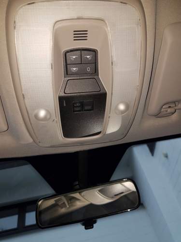 Schalterpaneel an der Decke