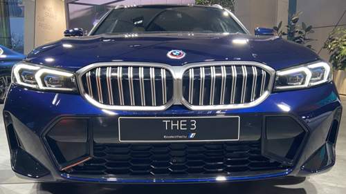 330e G21 in Tansanitblau II metallic