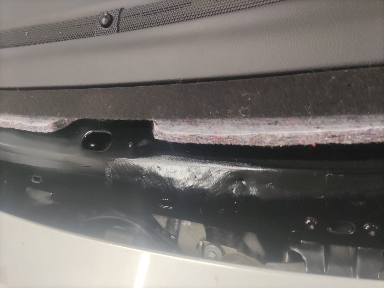 Omega B - Scheibenrahmen gammlig