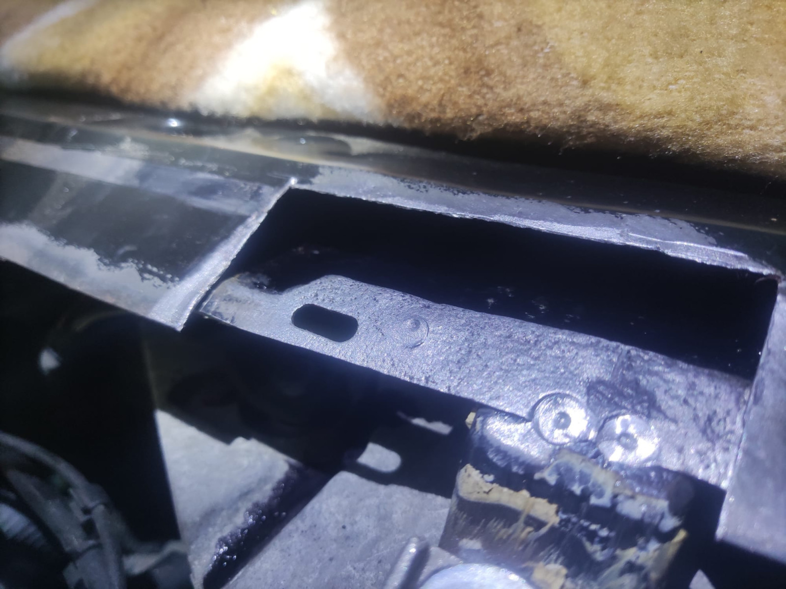 Omega B - Scheibenrahmen gammlig