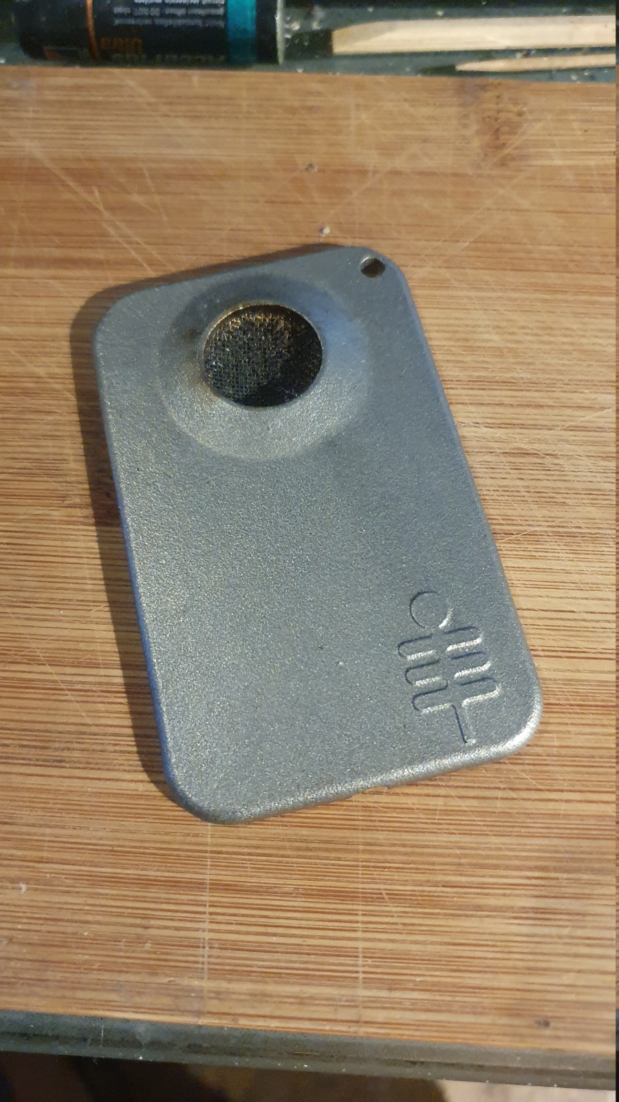 Zippos, Bikermesser, Lagerfeuer in Zeiten der E-Moppeds.