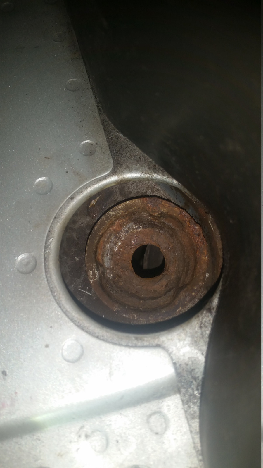 S210 Niveaudämpfer hinten wechseln - unbekanntes Teil