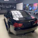 Trainingshalle mit schöner M3 Limousine