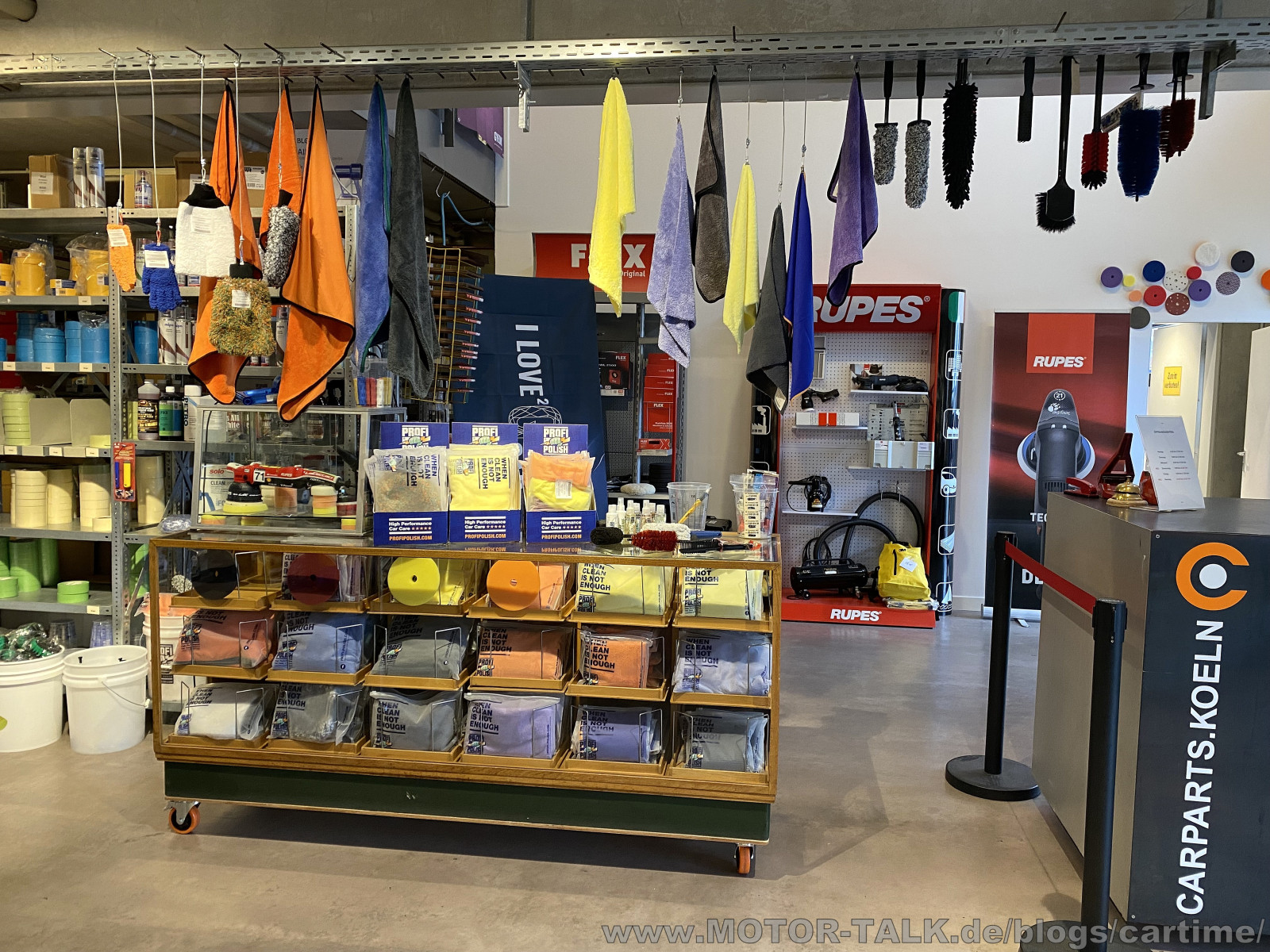 Besuch im neuen Ladenlokal bei Carparts