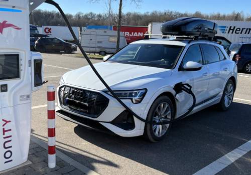 Laden_Skiurlaub_Ionity