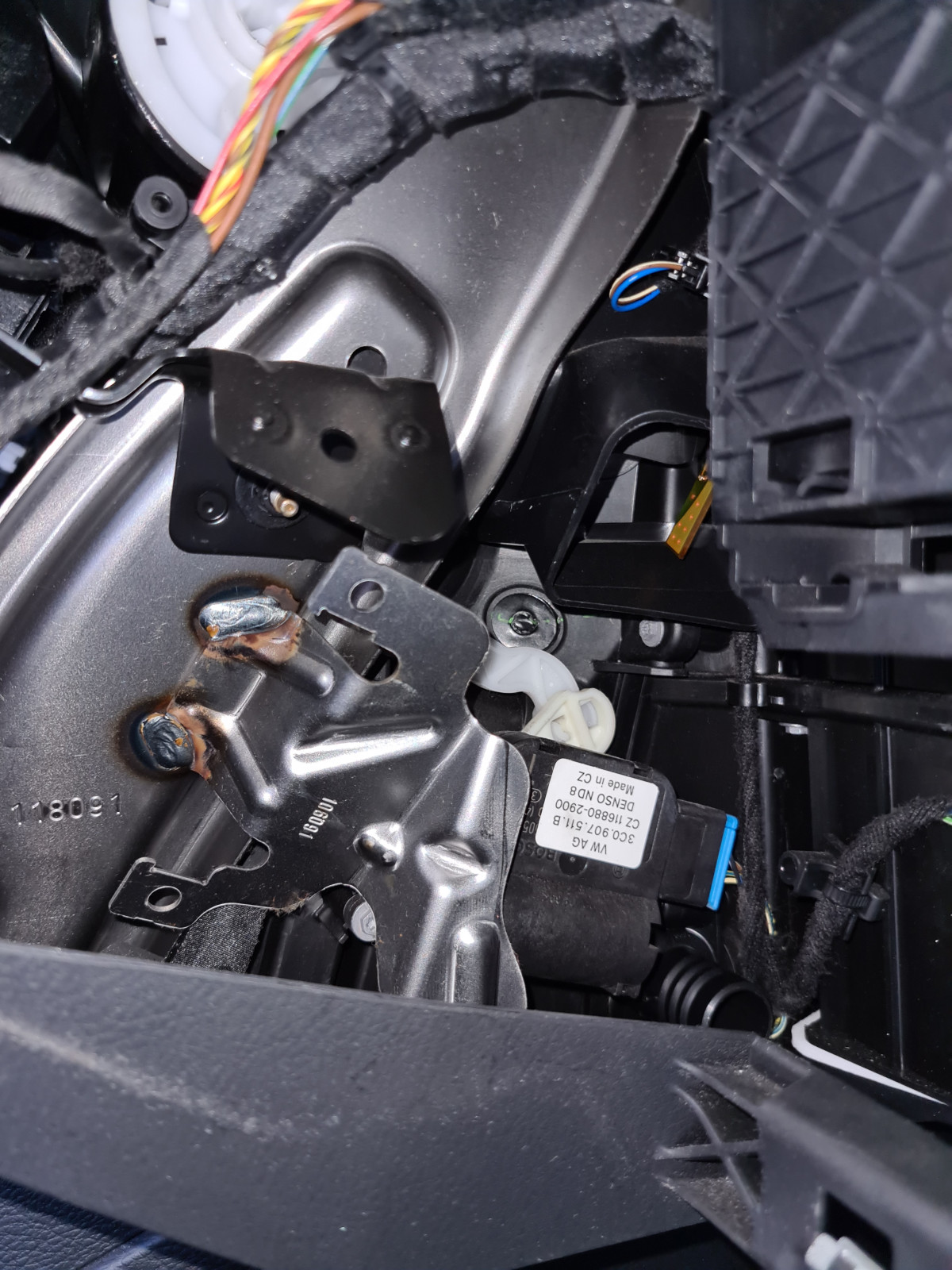 Knacken/Knistern aus Armaturenbrett