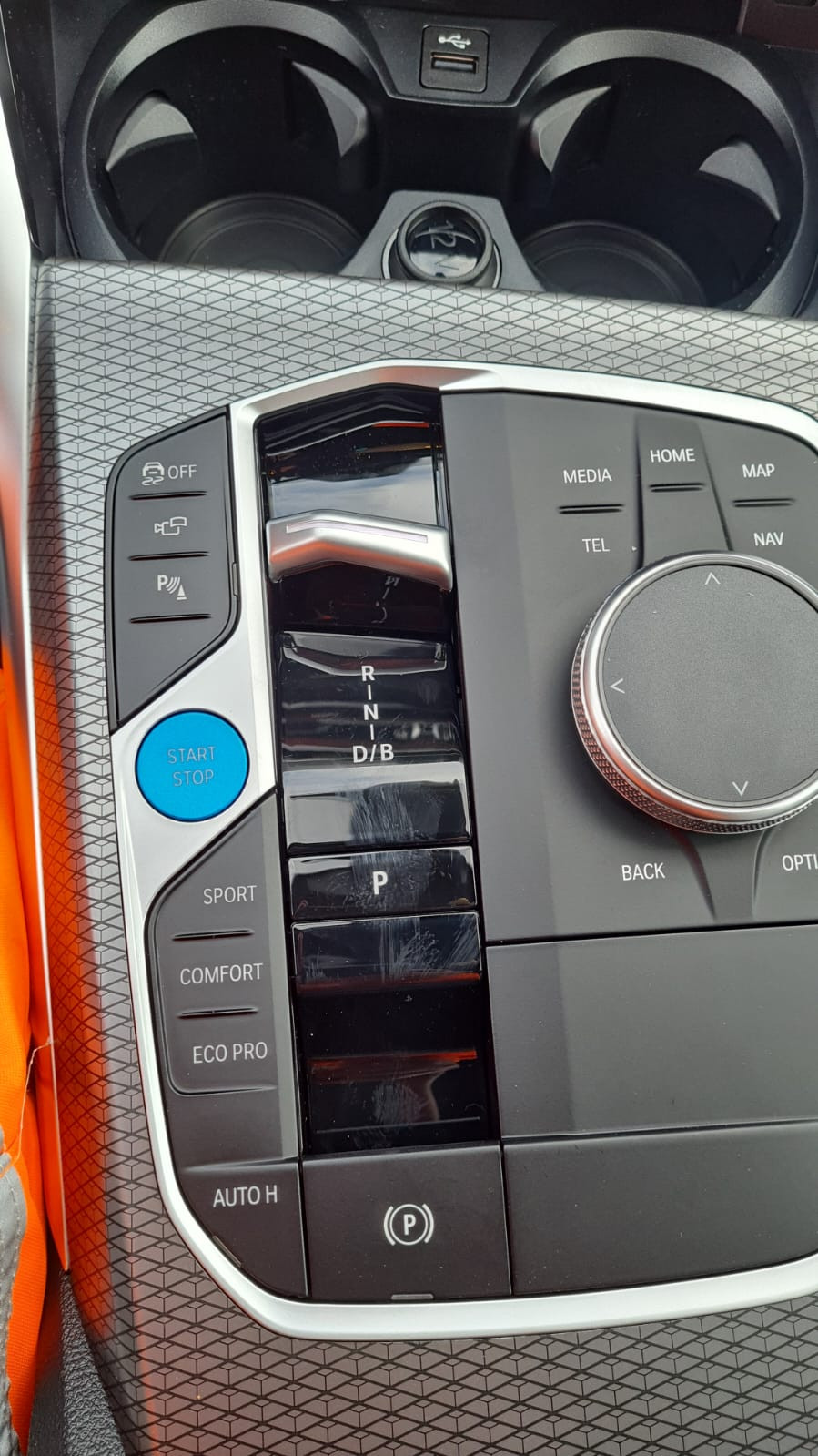 I4 MY2023 Mittelkonsole