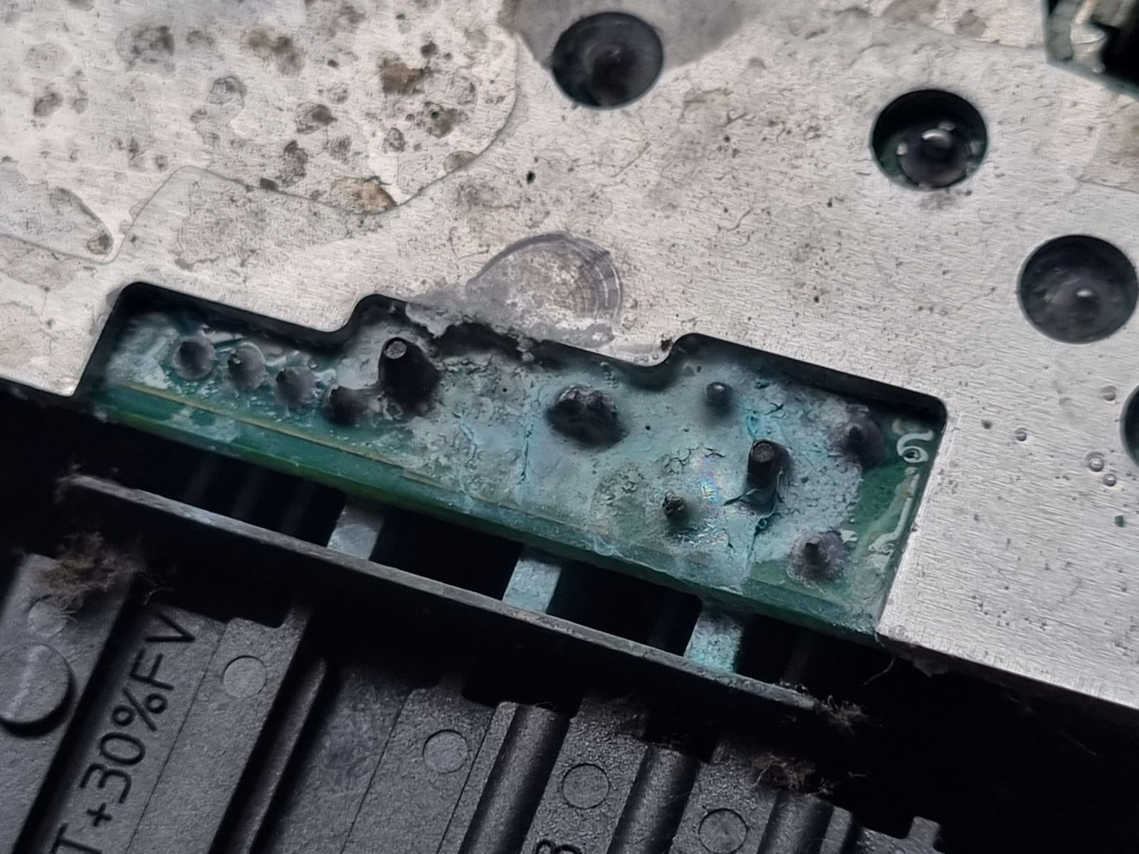 Platine Rückseite aus der Nähe Wassereinbruch in RKlasse Mercedes RKlasse 210608433 Platine Rückseite aus der Nähe Wassereinbruch in RKlasse Mercedes RKlasse 210608433