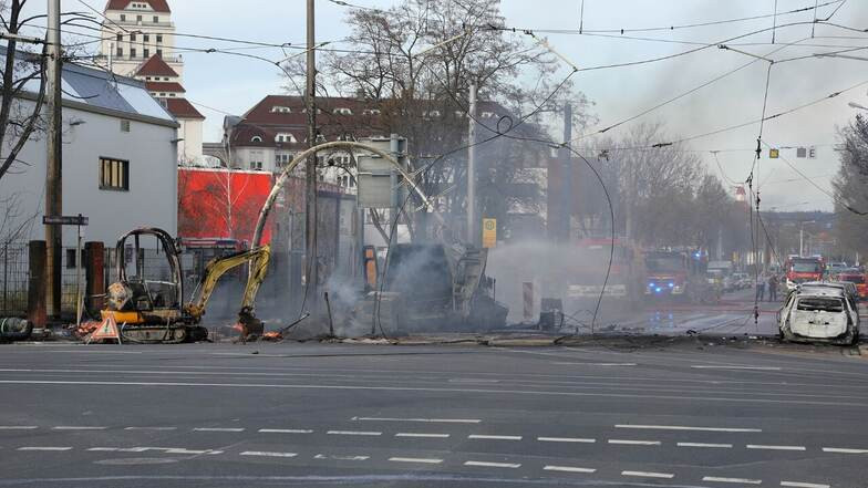 Der Schrottplatz - Spiegelsymmetrisch des Showrooms