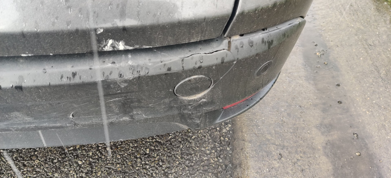 Parksensor hinten links piepst im Rückwärtsgang immer