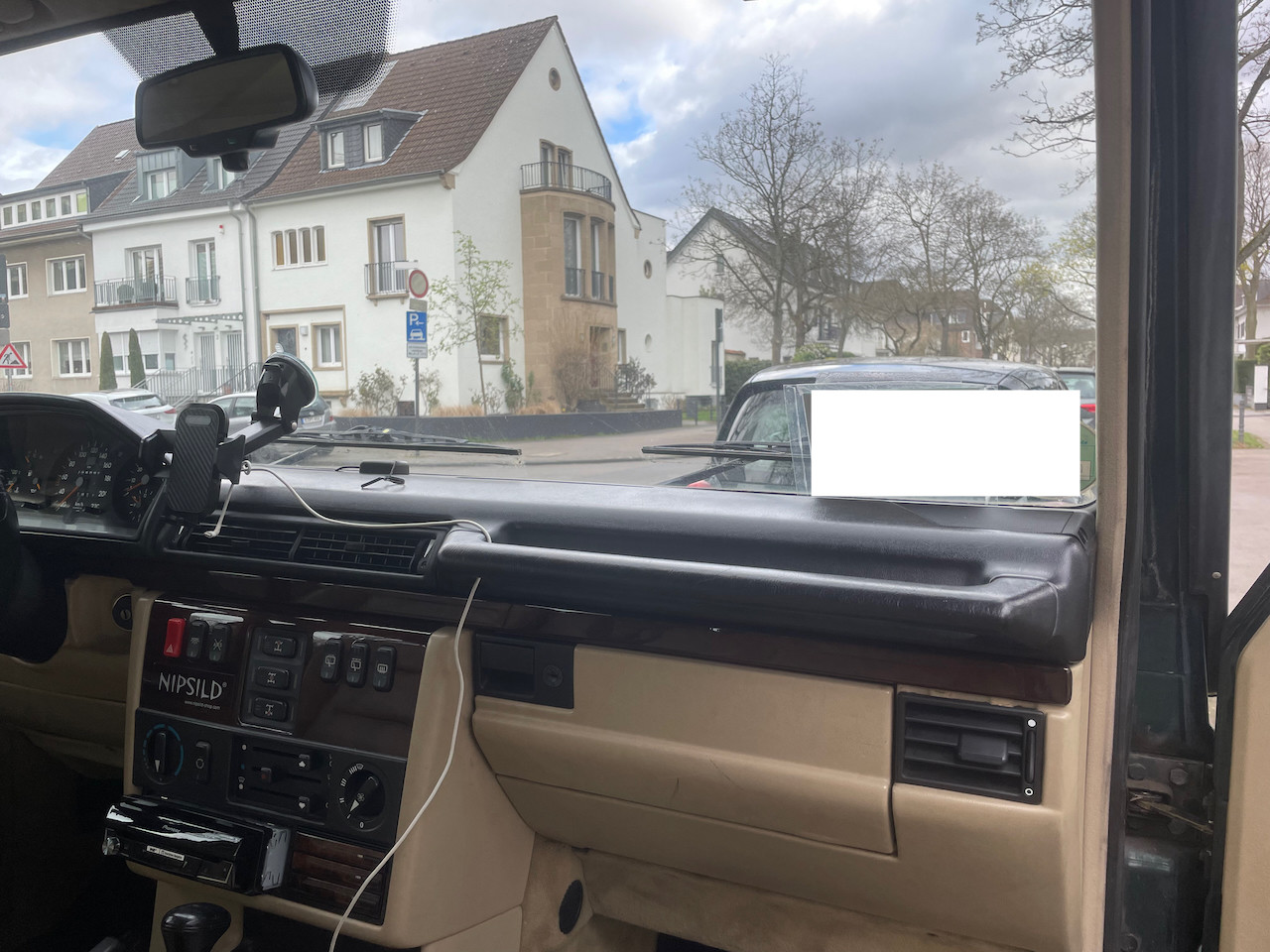 Mittelkonsole ausbauen wg. Einbau DAB-Radio G320 Bj. 1995