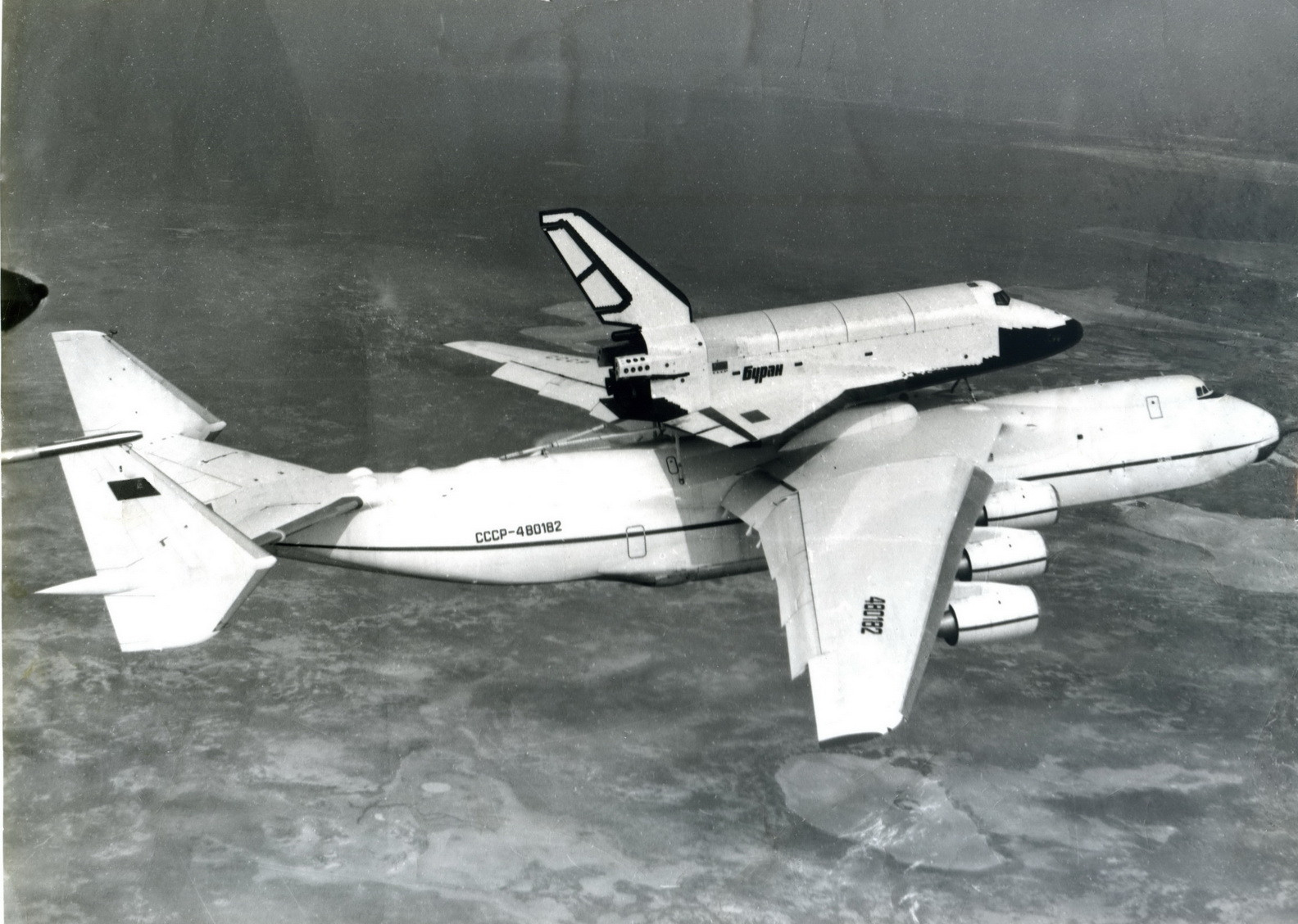 antonov-an-225-with-soviet-space-shuttle-buran-on-top