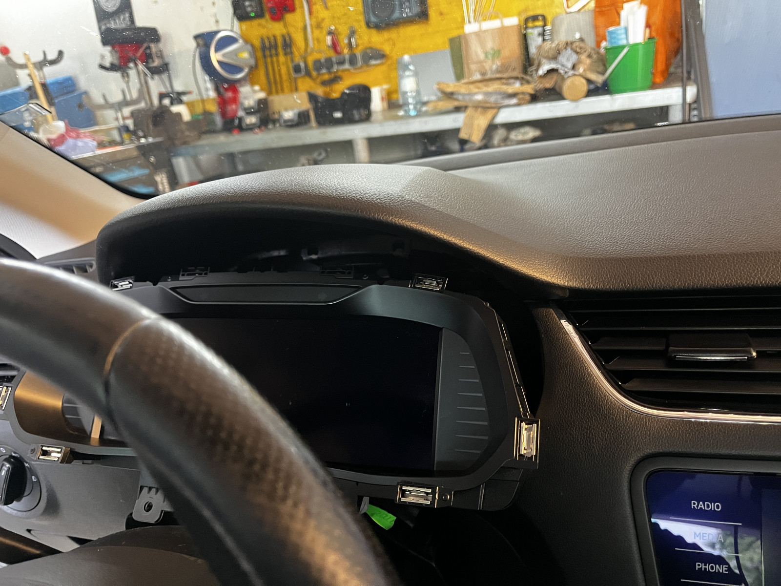 b9086696-dfff-4cc8-a928-81da456fbefd