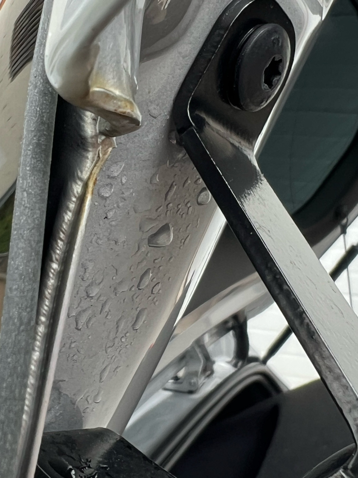 Ist das Rost an der Heckklappe?