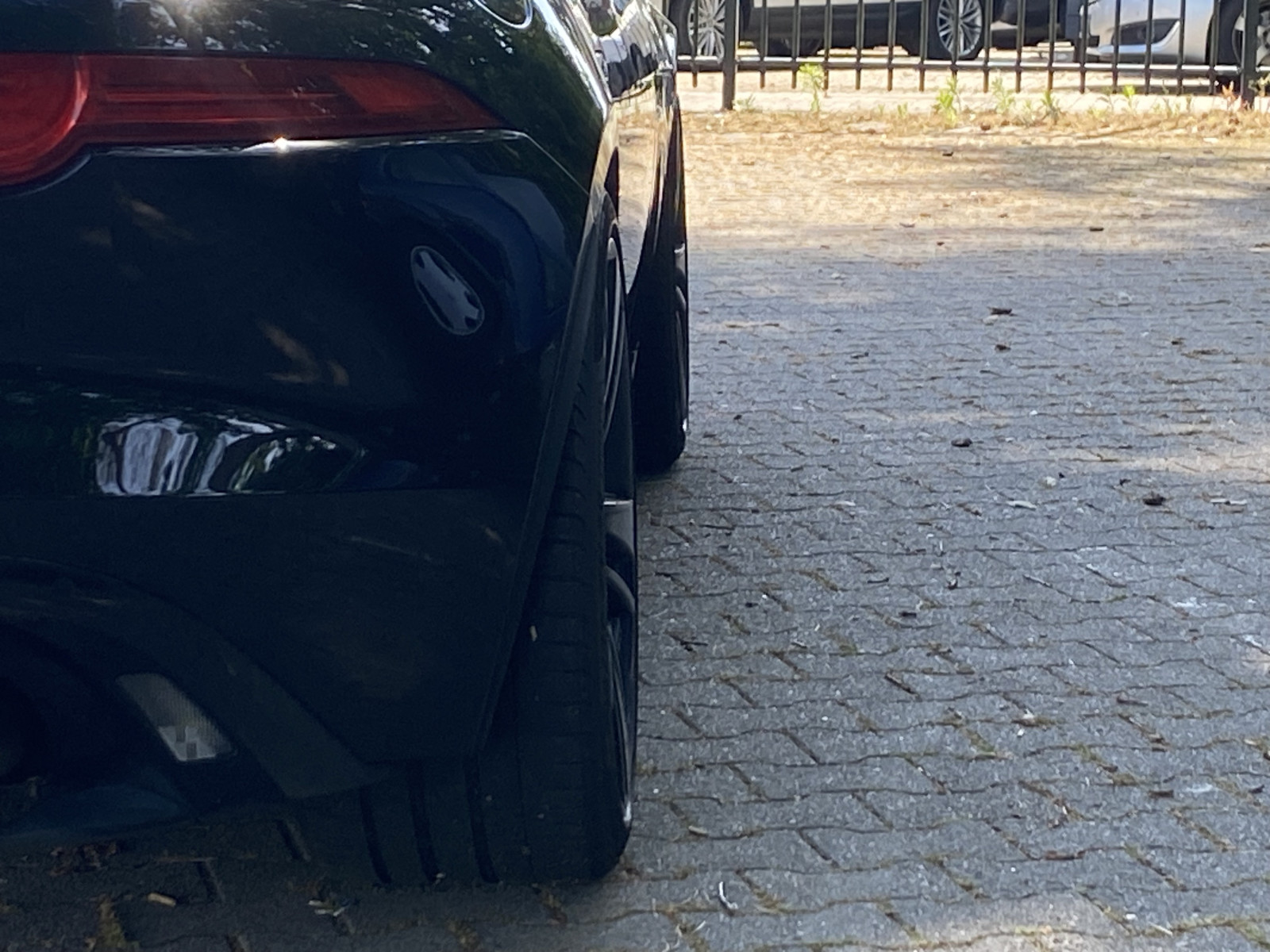 F Type R 2019 etwas tiefer und / oder etwas breiter