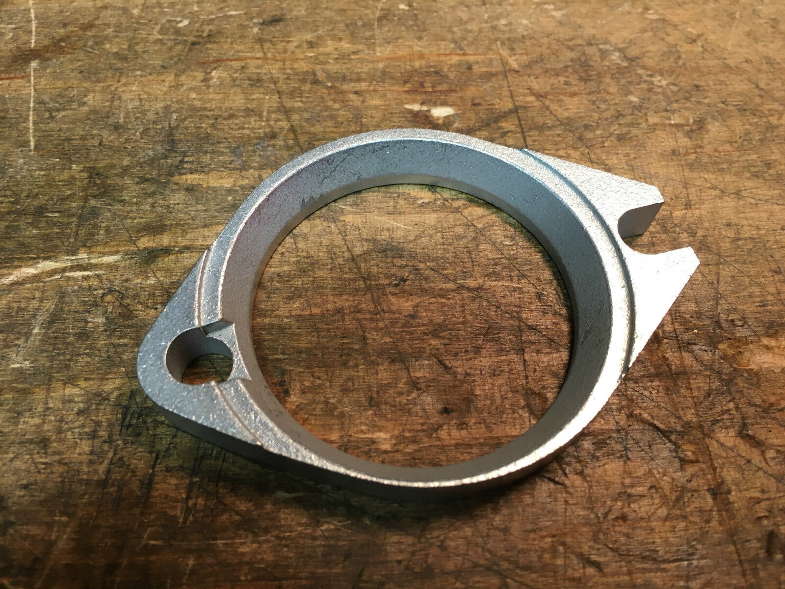 Frage zu 27009-86A Ansaugflansch vorn