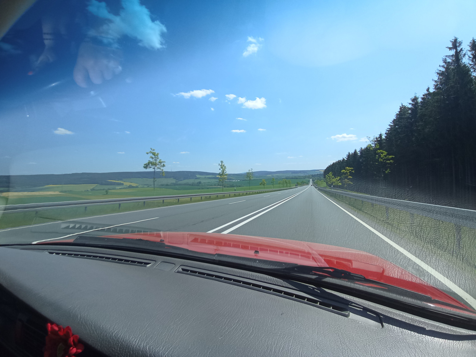 Der Schrottplatz - Spiegelsymmetrisch des Showrooms