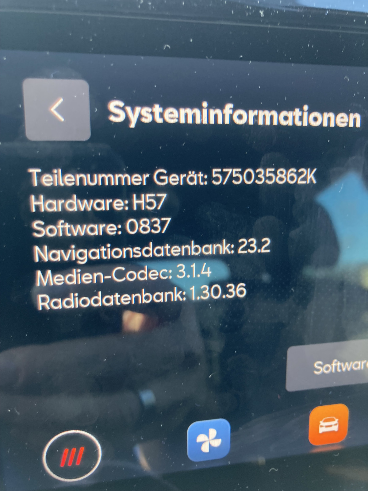 Infotainment rebootet während Fahrt