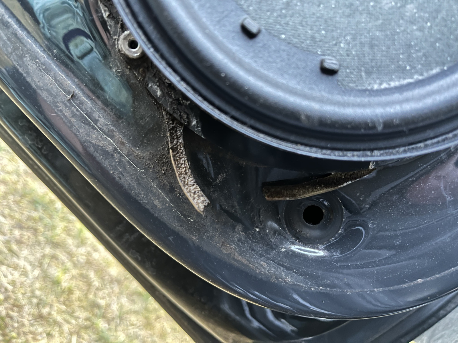 Reparaturanleitung undichte Tür (Lautsprecher), Wasser im Fussraum hinten