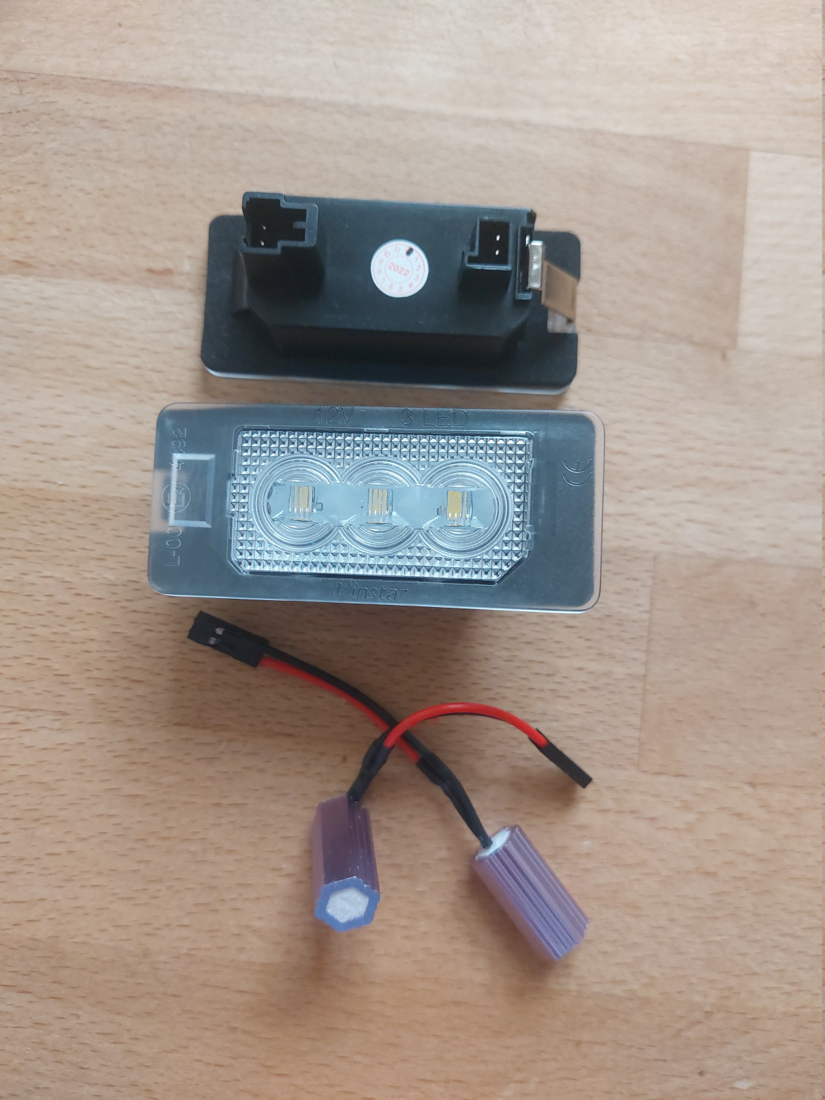 Kennzeichenleuchte Ersatz auf LED, Kabel?