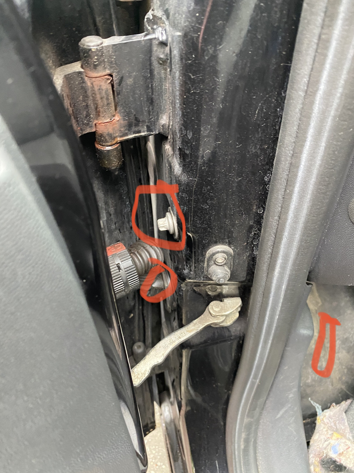 Fahrerfußraum immer noch nass