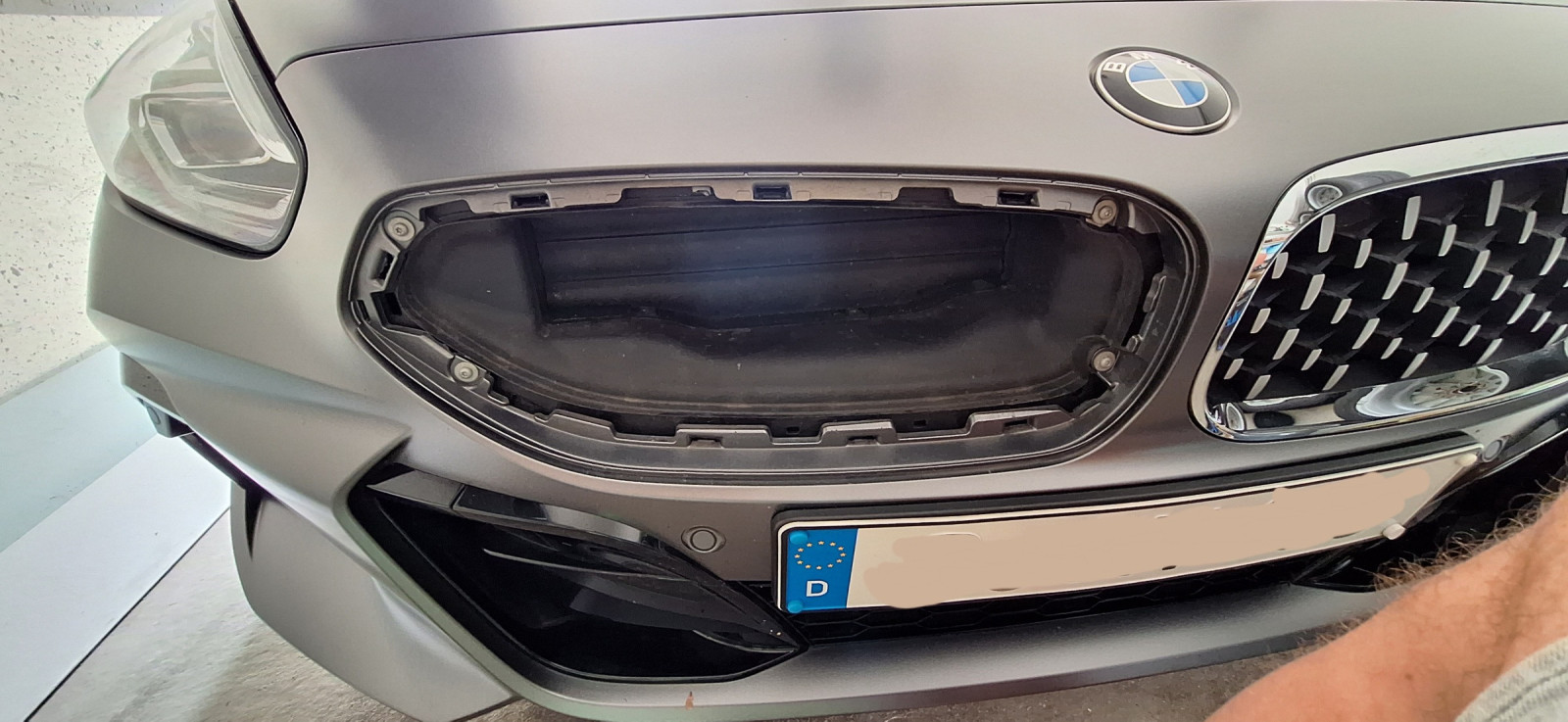 Facelift Nieren installiert