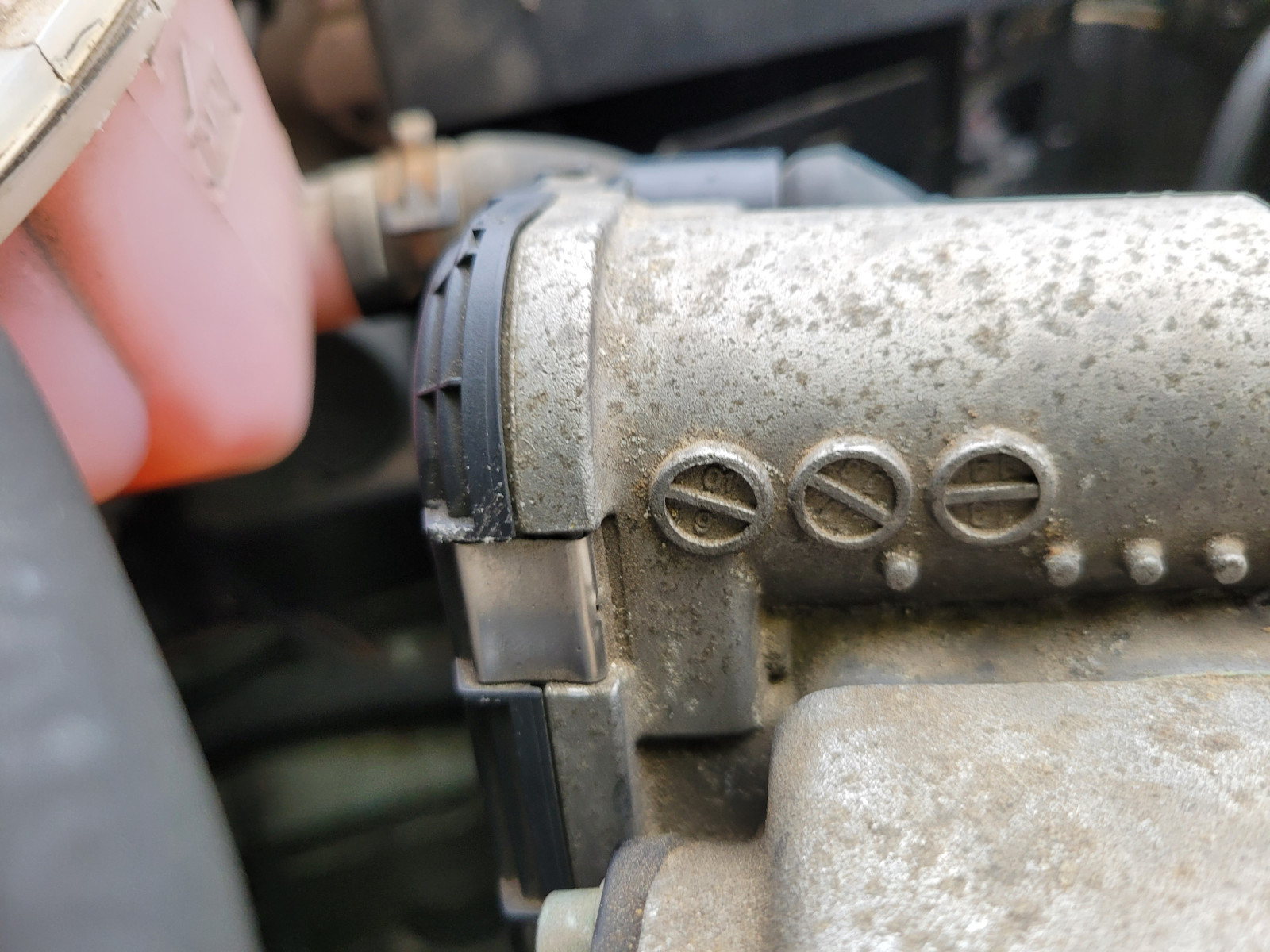 Drosselklappenstutzen/ Drehzahlschwankungen