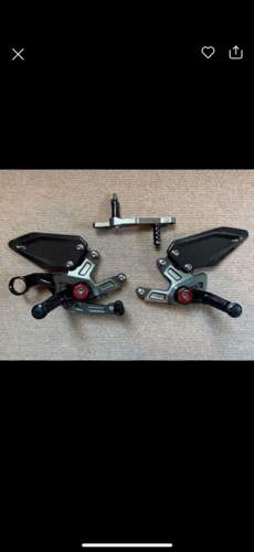 Gilles Fussrasten fuer Das Bj 2015-2019.jpg