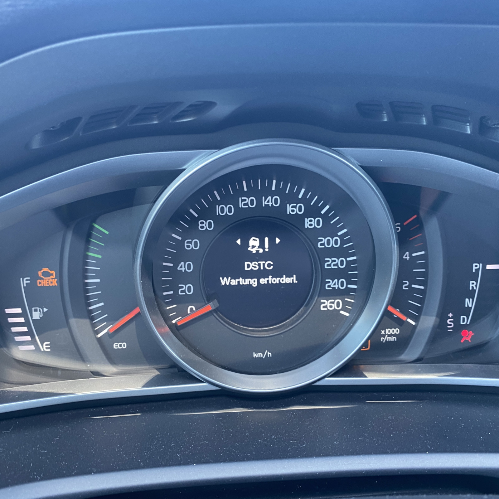 V40: „Motorsystem Wartung erforderl.“ uvm.