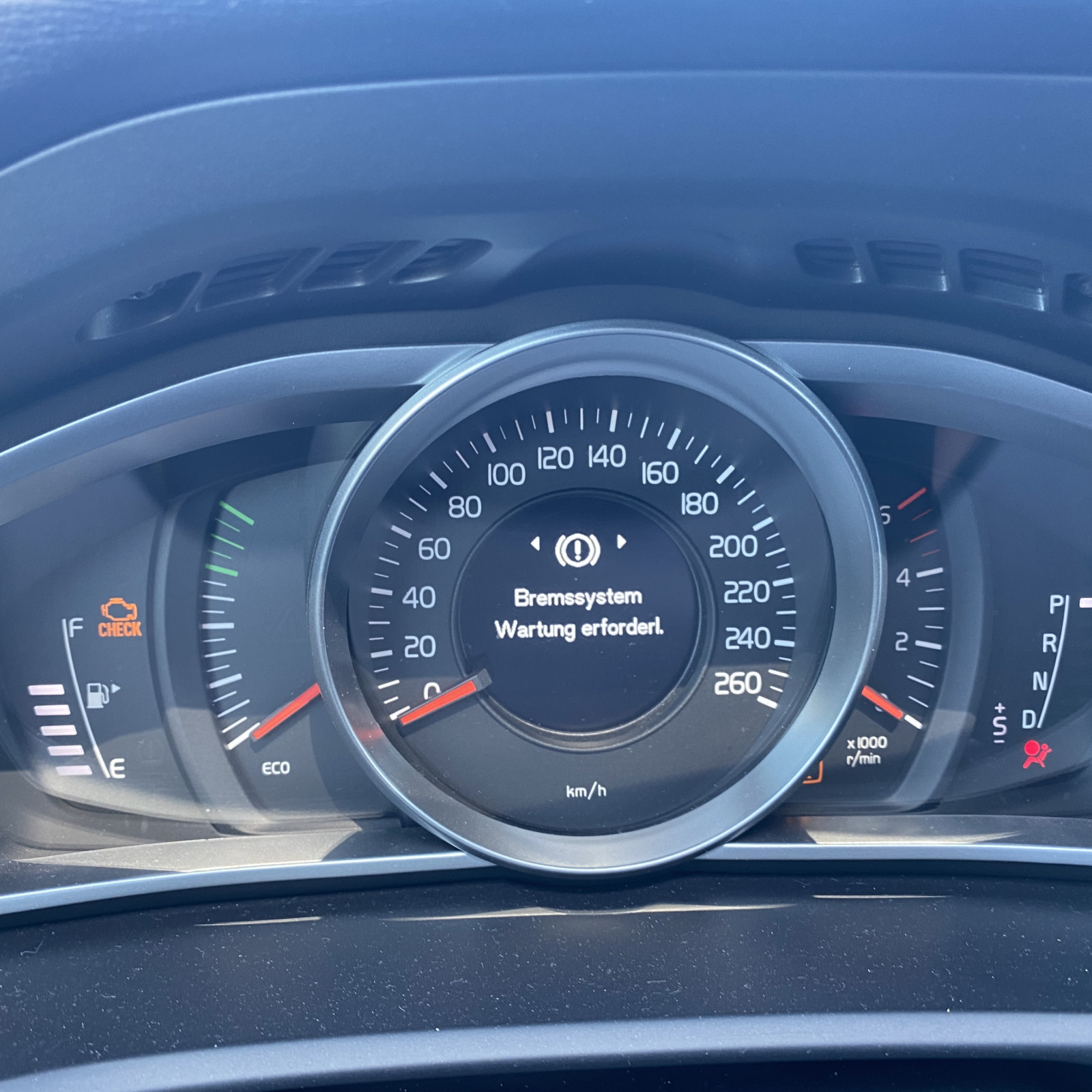 V40: „Motorsystem Wartung erforderl.“ uvm.