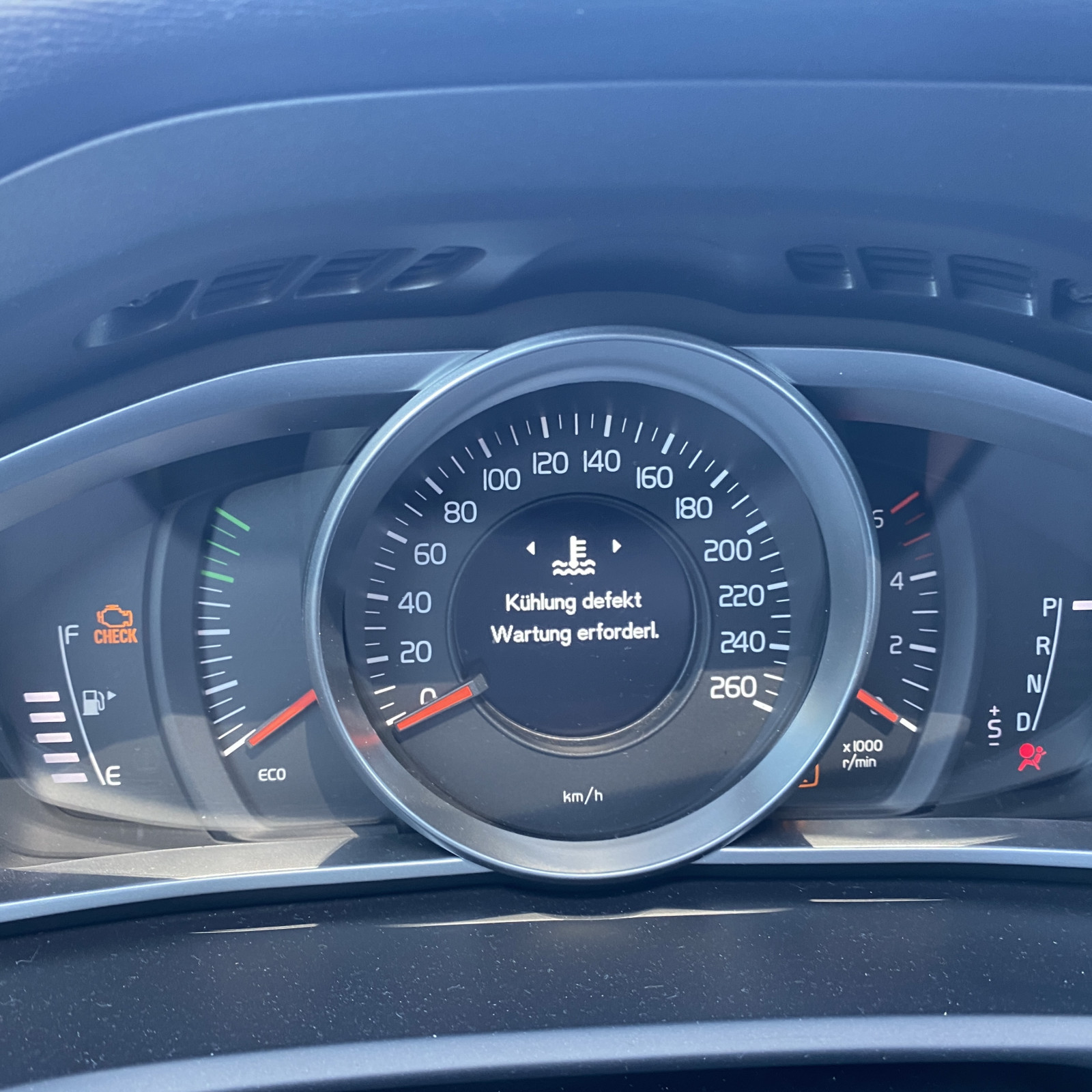 V40: „Motorsystem Wartung erforderl.“ uvm.