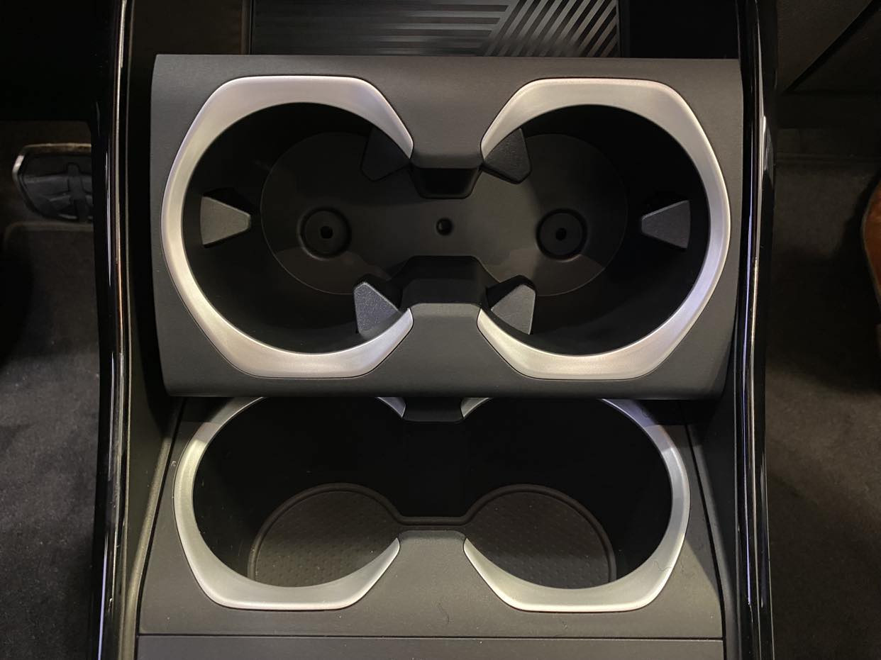 Arretierung Getränkehalter